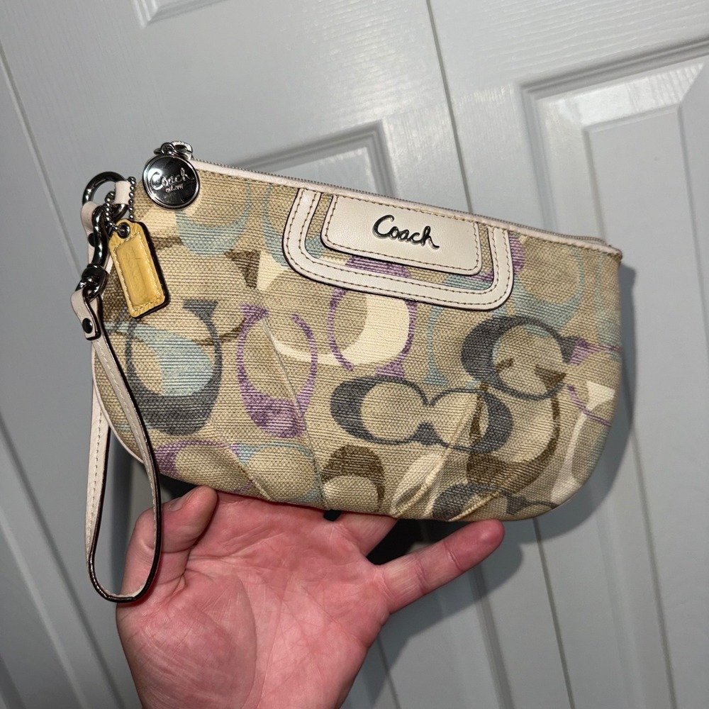 Coach Soho Optic Linen Large Wristlet Clutch Pastel Multicolor F45331